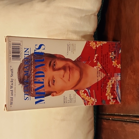 VHS TAPE - Christmas - Picture 2 of 7